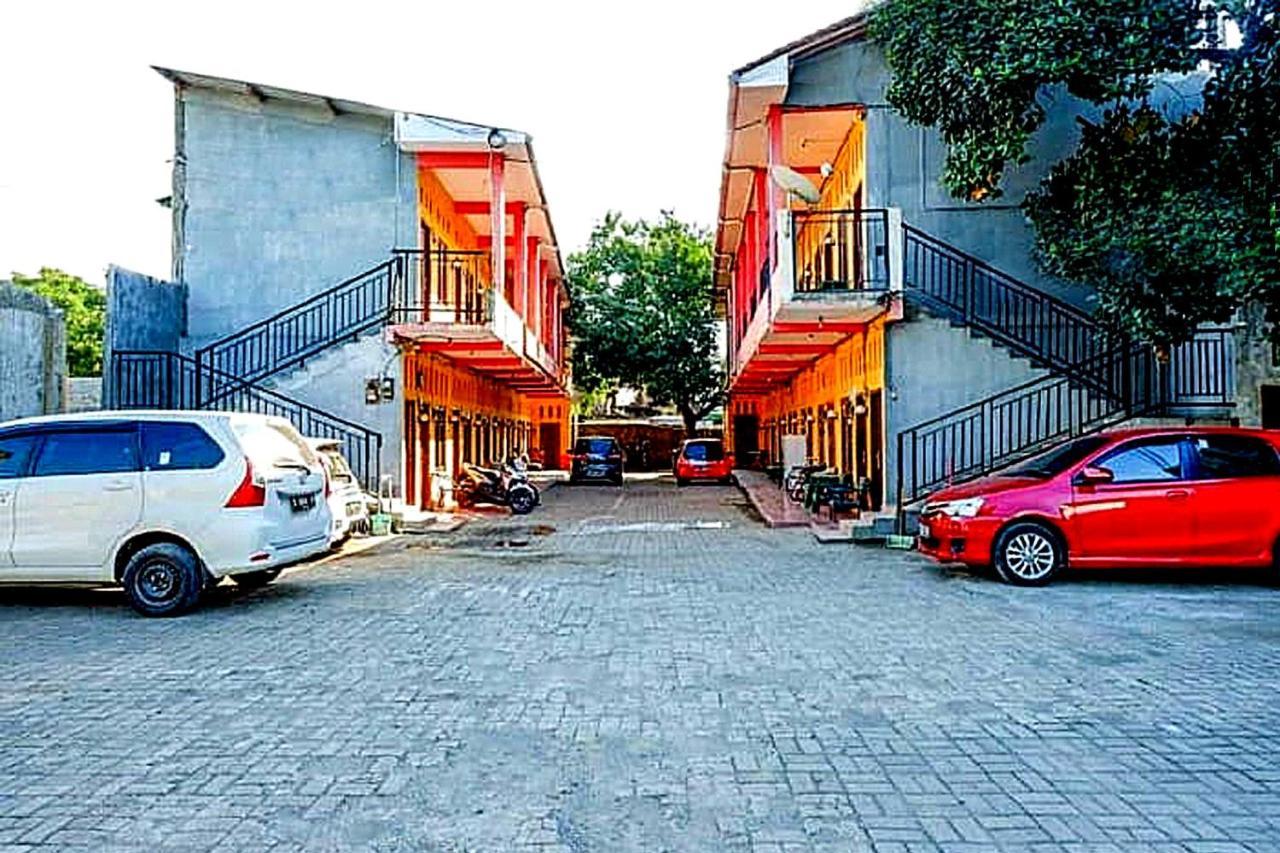 Oyo 91476 Srikaya Hotel 3 Pekalongan Exterior foto